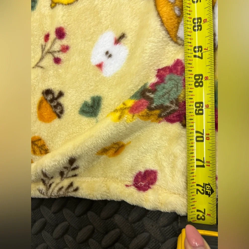 N/A soft yellow